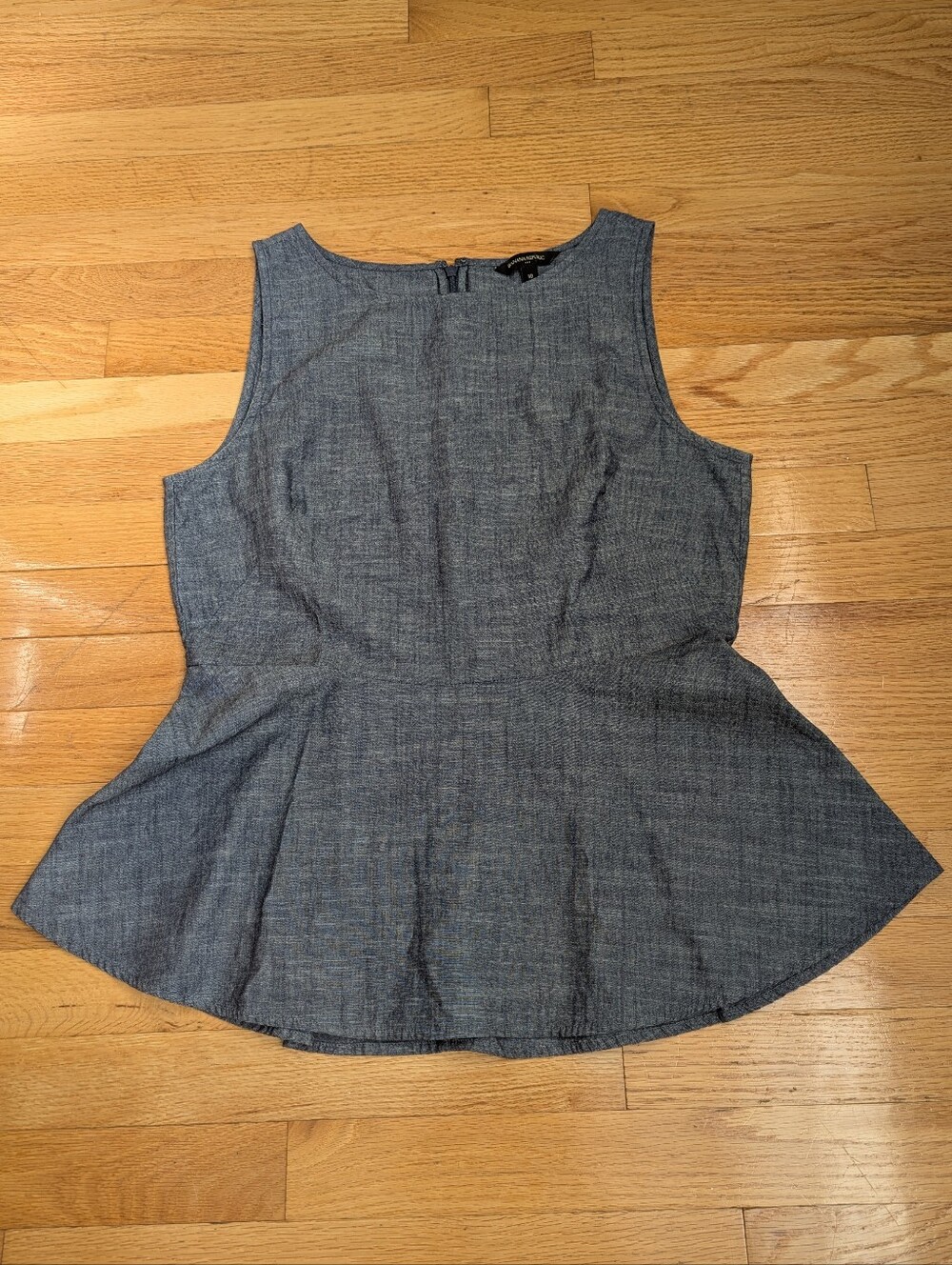 💙BANANA REPUBLIC💙 SLEEVELESS PEPLUM TOP, INDIGO BLUE CHAMBRAY, SZ 10, PRISTINE